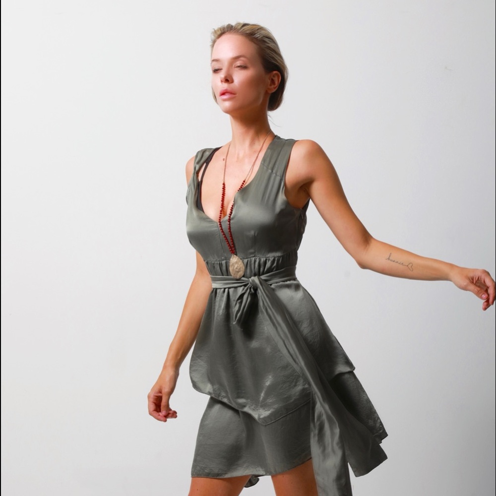Dress - Picture 2 of 9